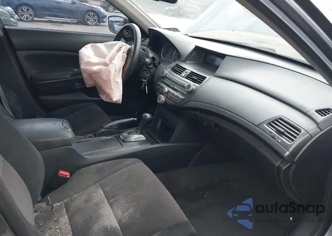 2009 Honda Accord из США, поврежденный, VIN 1HGCD26339A113262